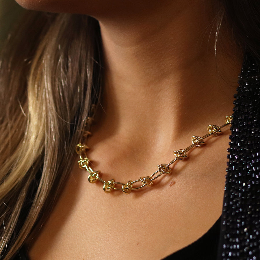 Golden knot link necklace