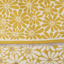 Load image into Gallery viewer, Yellow retro daisy jacquard scarf
