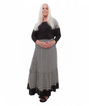 Load image into Gallery viewer, Spot Border Shirred Waistband Skirt
