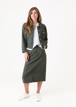 Load image into Gallery viewer, Cotton Twill Boxy Collar Jacket
