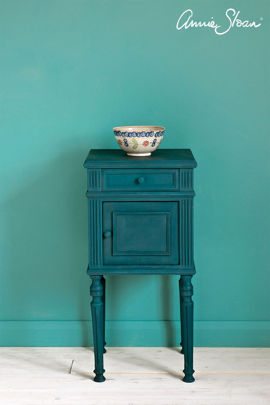 A vintage night table painted with  Annie Sloan Aubusson chalk paint