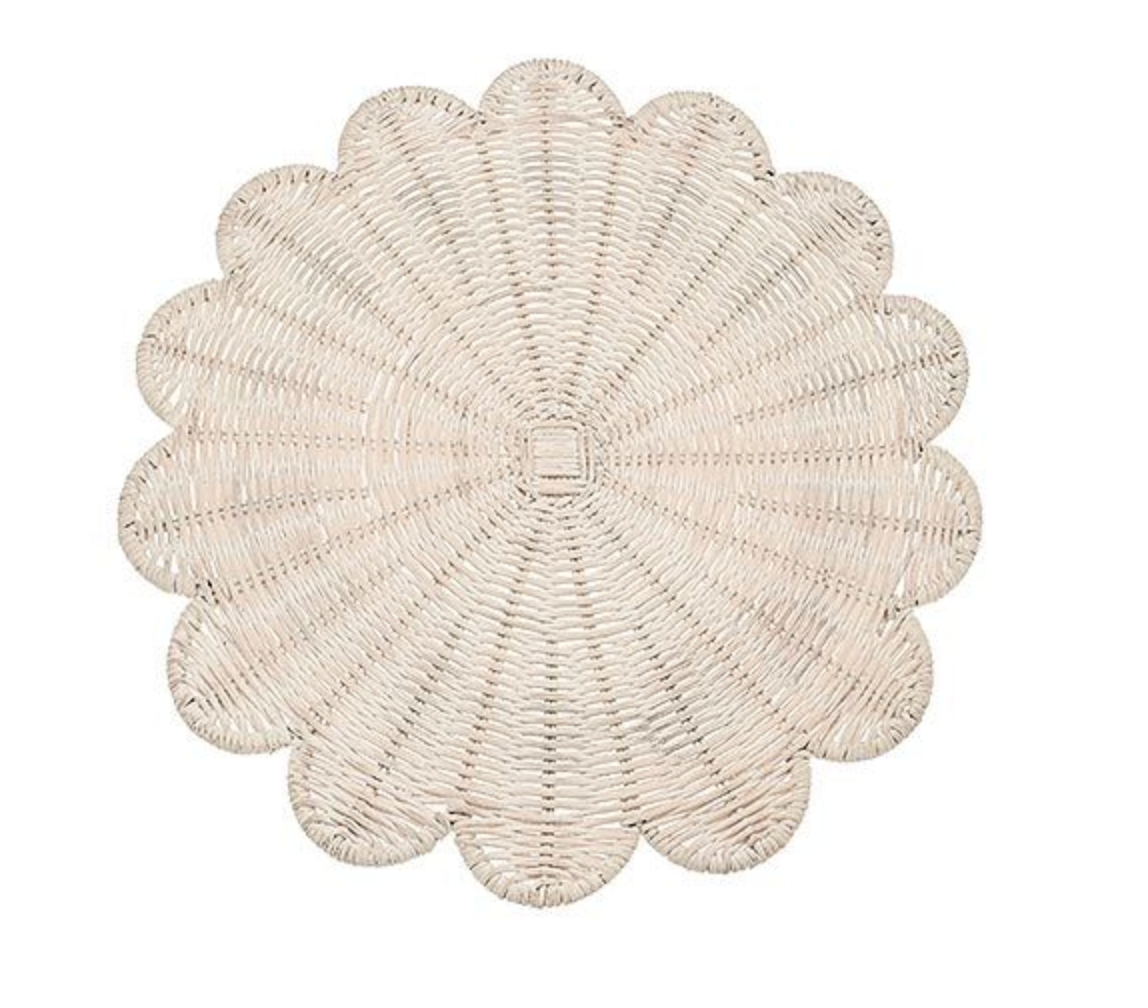 Rattan scalloped placemat white