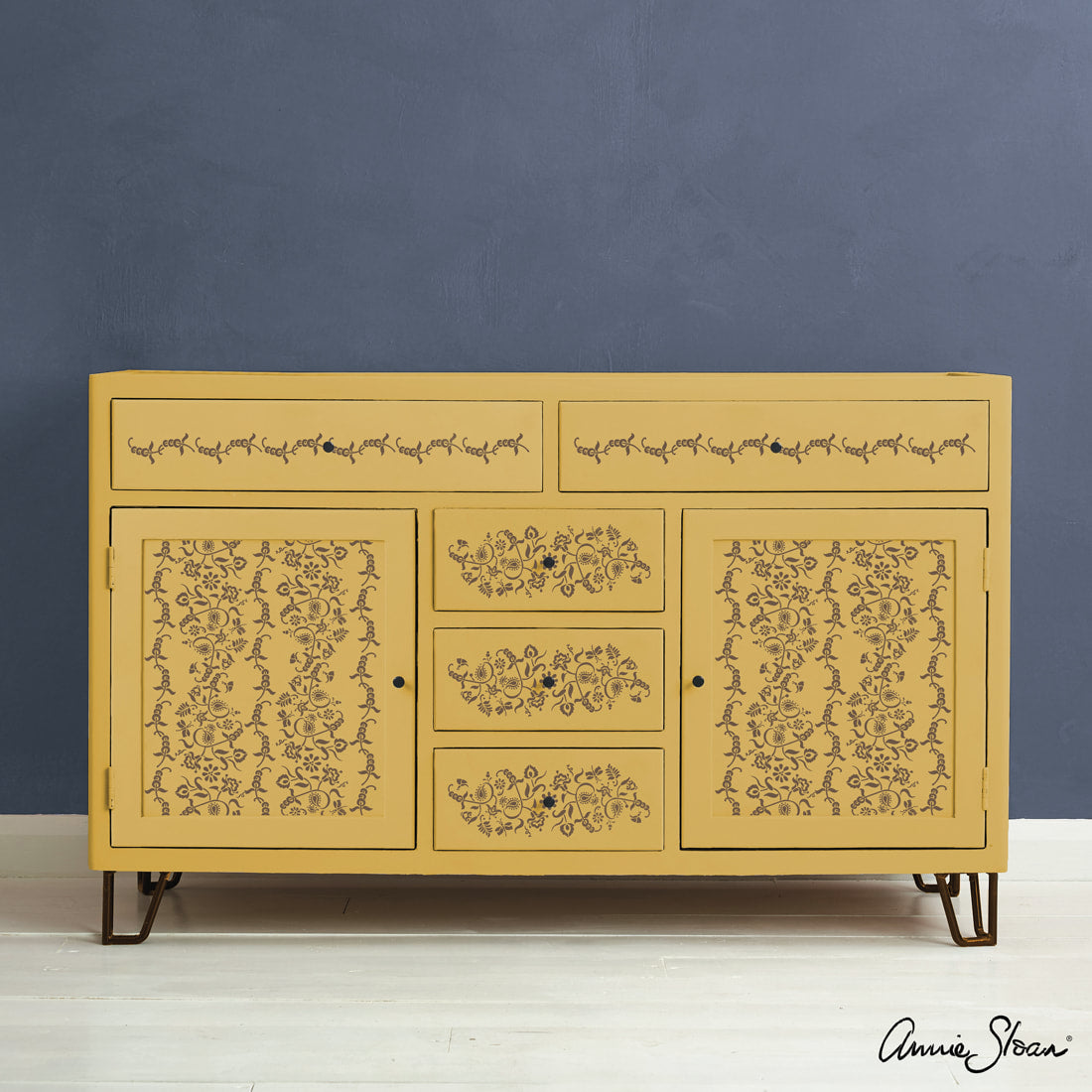 Annie Sloan Stencil - Paisley Floral Garland